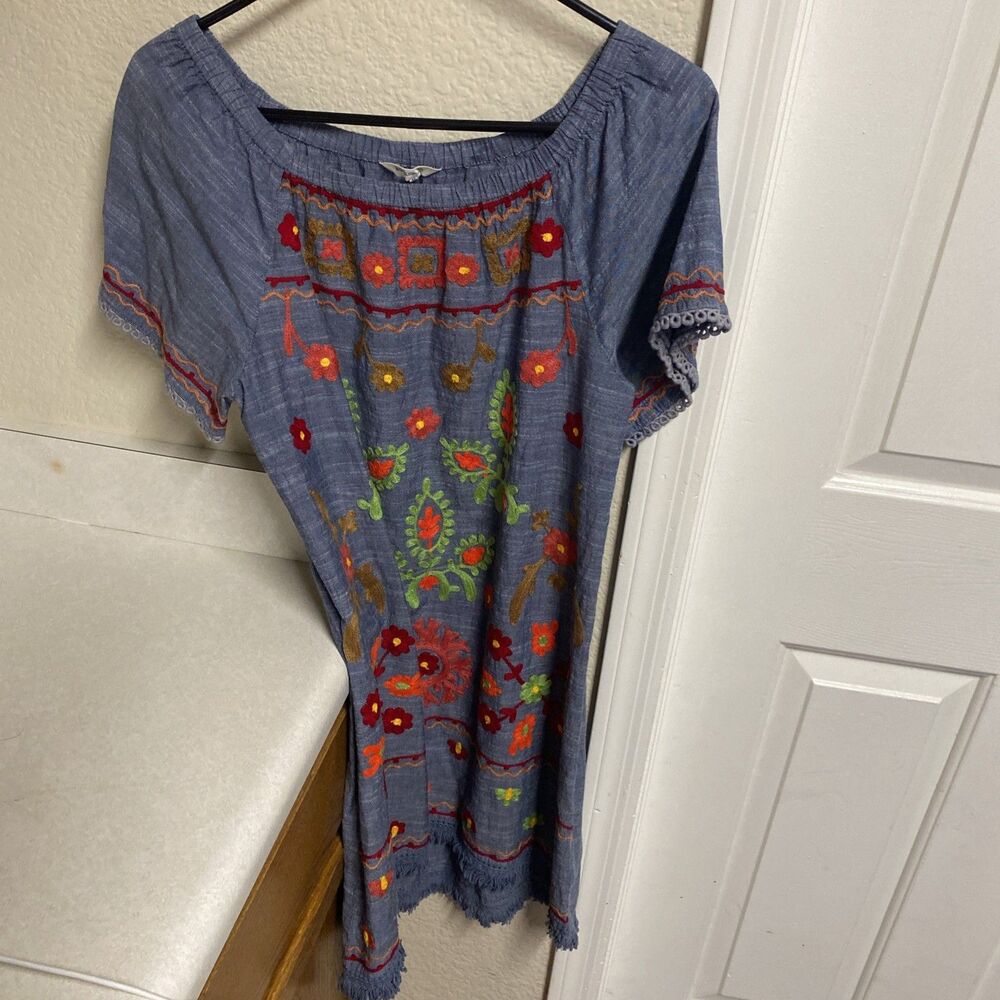 Rocks & Indigo Embroidered Boho Dress Womens medium Blue Floral Fringe Hem Shift
